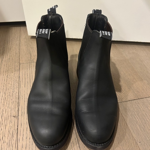 R.M. Williams Gardner Leather Chelsea Boots